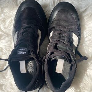 Vans ultra range walking shoes leather with rubber soles
